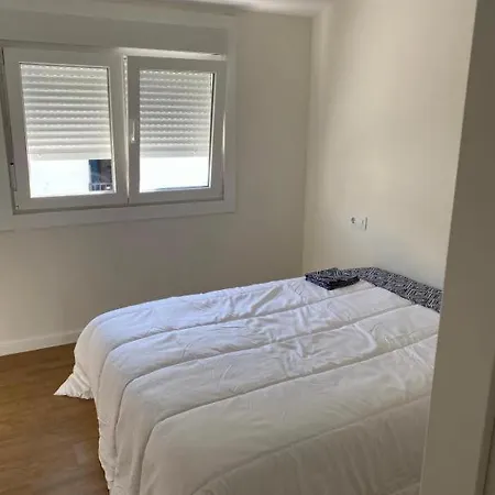 Vistas A La Ria, Habitacion Individual Con Bano Compartido. Δωμάτια σε οικογενειακή κατοικία
