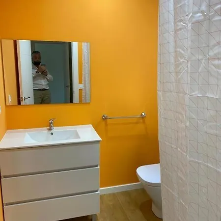 Δωμάτια σε οικογενειακή κατοικία Vistas A La Ria, Habitacion Individual Con Bano Compartido.